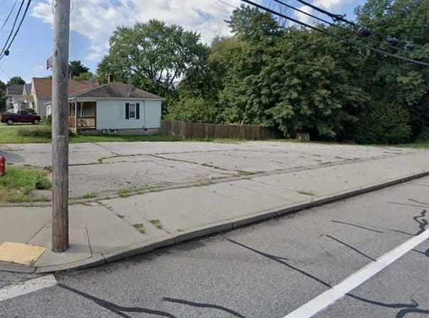 Diamond Hill Road, Woonsocket, RI 02895