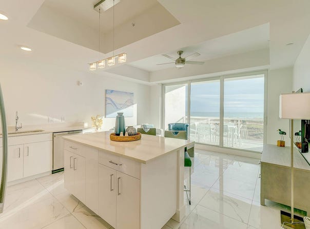 11500 Gulf Blvd, Treasure Island, FL 33706