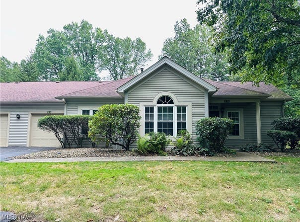 15 Woodland Chase Boulevard unit: (15), Niles, OH 44446