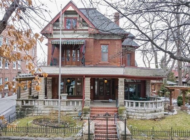 425 Gladstone Boulevard, Kansas City, MO 64124