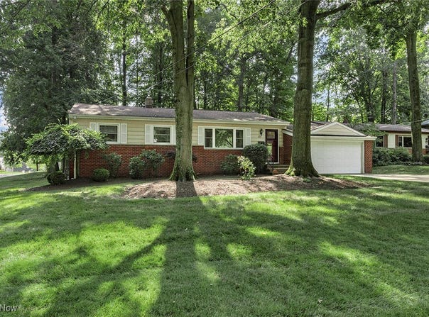 821 Haywood Drive, South Euclid, OH 44121