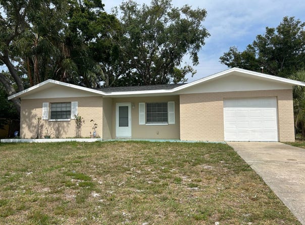 2075 Plateau Rd, Clearwater, FL 33755