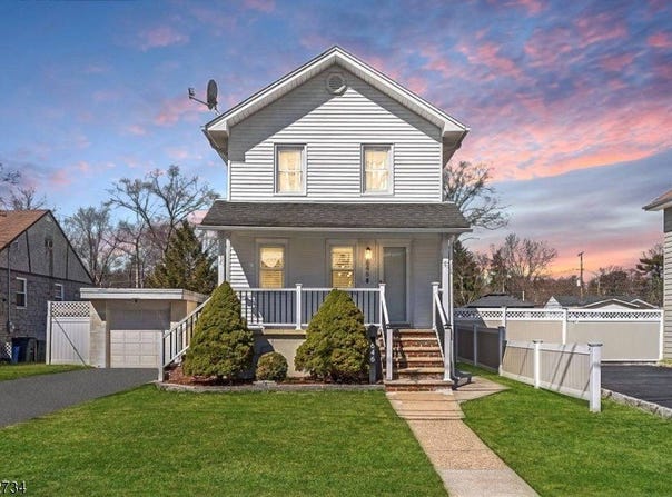 646 Harvard St, New Milford Boro, NJ 07646-2907