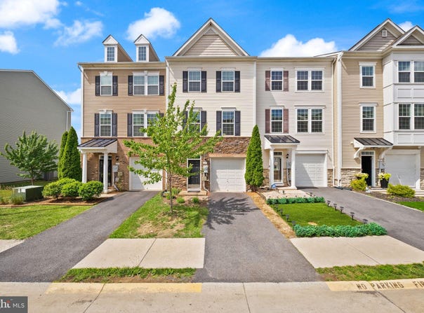 241 SCHRAMM Loop, STEPHENS CITY, VA 22655