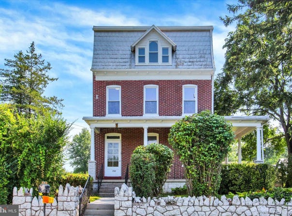 2481 BROAD STREET, YORK, PA 17408
