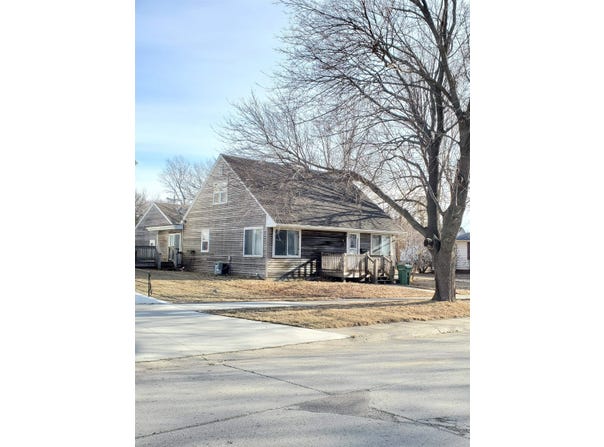 912 5th Avenue, Sibley, IA 51249