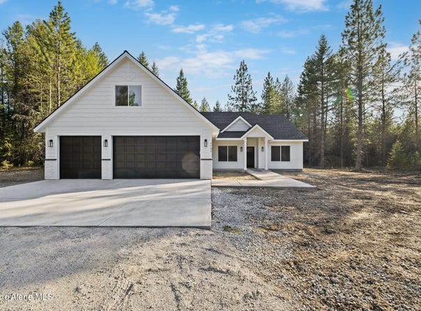 7705 E Howard Rd, Athol, ID 83801