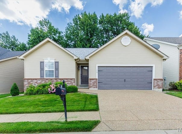 159 Blue Water Drive, St Peters, MO 63366
