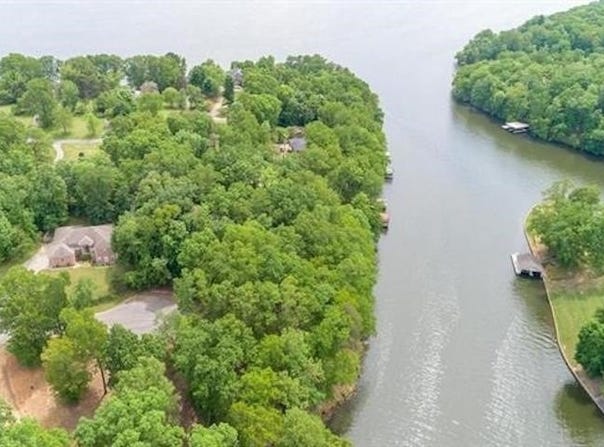 3 Randmar Ct, Florence, AL 35631