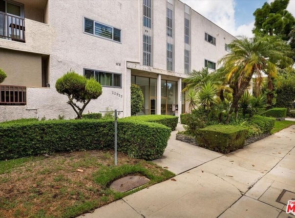 12955 Riverside Dr, Sherman Oaks, CA 91423