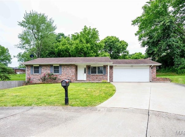 1302 Annette Lane, Jackson, MO 63755