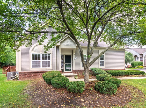38500 Saratoga Circle, Farmington Hills, MI 48331