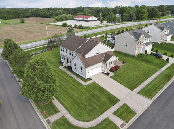 101 Stirling Way, Etna, OH 43062
