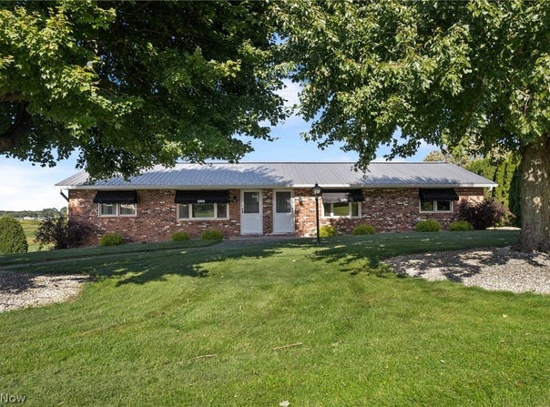 6264 Paris Avenue, Louisville, OH 44641