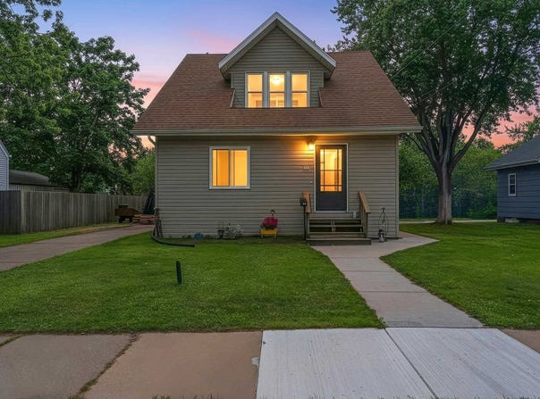 111 10TH Street, CLINTONVILLE, WI 54929