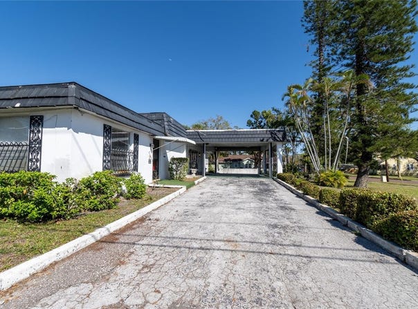 1940 DR MARTIN LUTHER KING JR STREET S, ST PETERSBURG, FL 33705