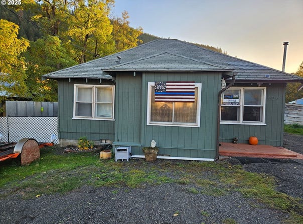 409 N MAIN St, Klickitat, WA 98628