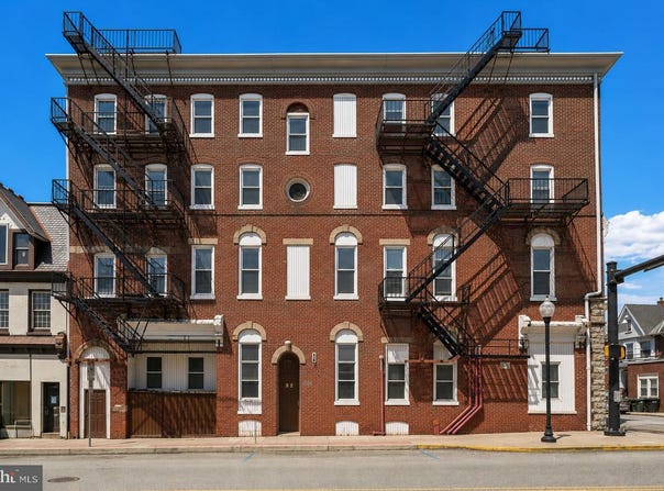 32 N 3RD Avenue, COATESVILLE, PA 19320