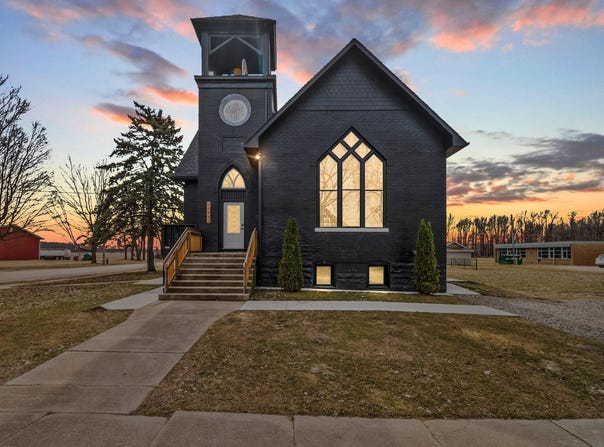 30991 Church Street, Leonidas, MI 49066