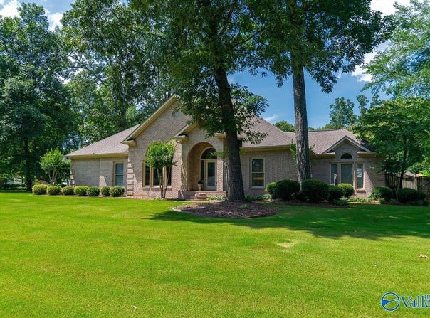 11 Golden Oak Drive, Trinity, AL 35673