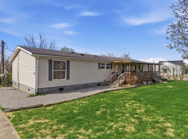 1085 Woodlake Road, Stamping Ground, KY 40379