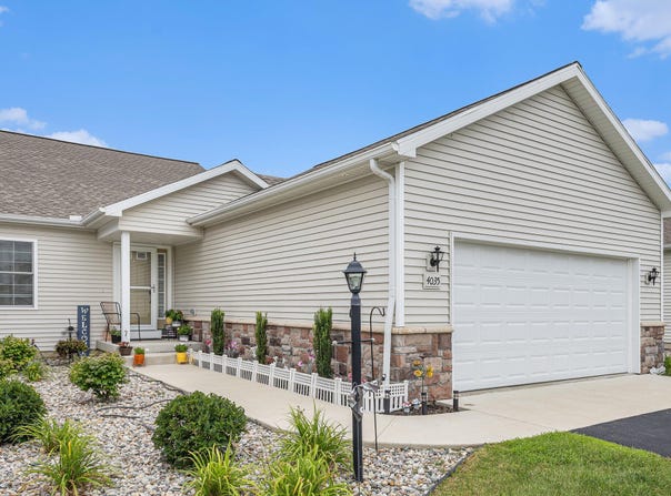 4035 Eastbridge Circle, Stockbridge, MI 49285