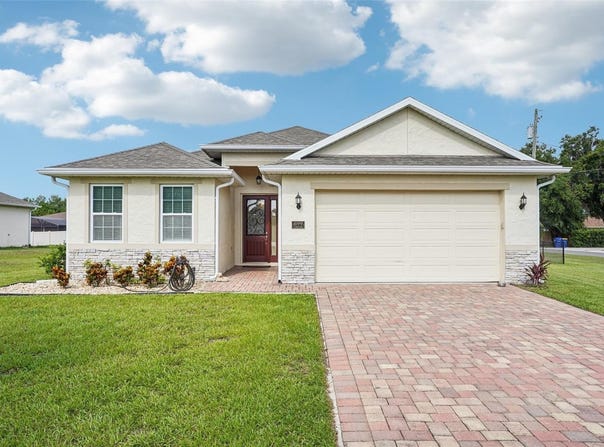 699 S DIXIE DRIVE, HOWEY IN THE HILLS, FL 34737