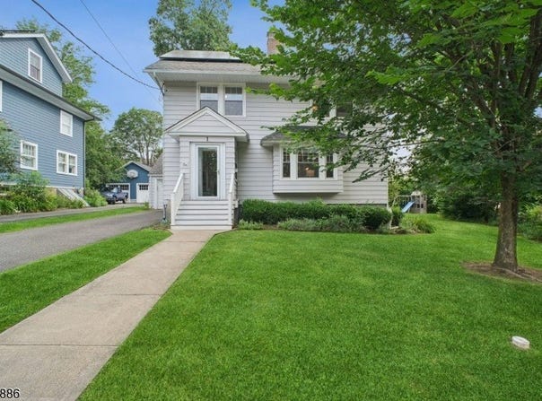 1 Winthrop Pl, Maplewood Twp., NJ 07040-2526