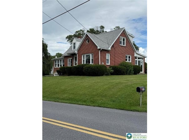 562 Georgetown Road, Lower Nazareth Twp, PA 18064