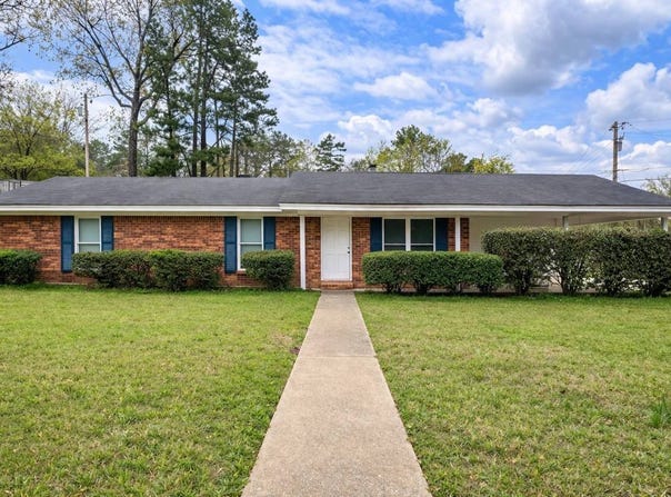860  White Circle, Grenada, MS 38901