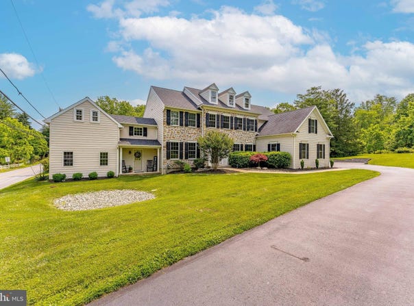 975 S WATERLOO ROAD, DEVON, PA 19333