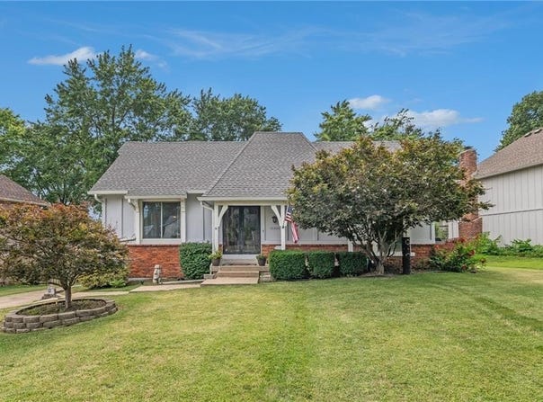 10226 Gillette Street, Lenexa, KS 66215