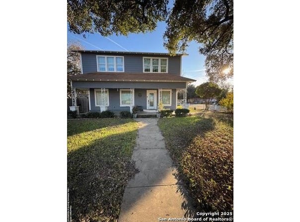 300 E Church St, Three Rivers, TX 78071