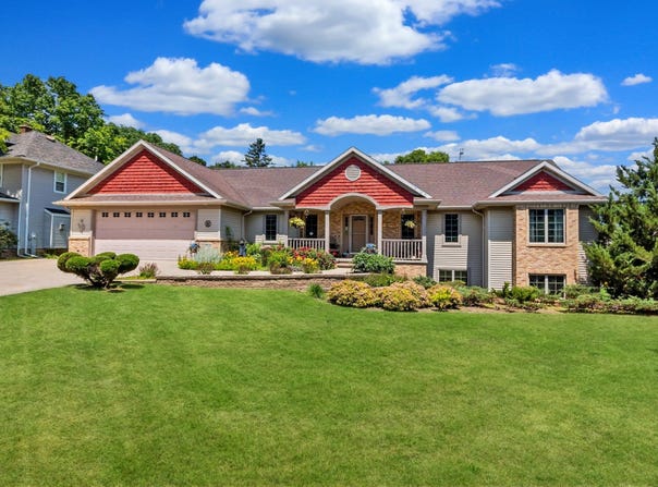 W2534 BUCHANAN Road, APPLETON, WI 54915-8751
