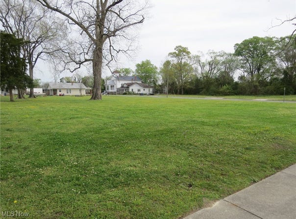 720 Mulvane Street, Newcomerstown, OH 43832