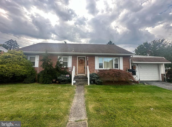 508 E HUMMELSTOWN Street, ELIZABETHTOWN, PA 17022