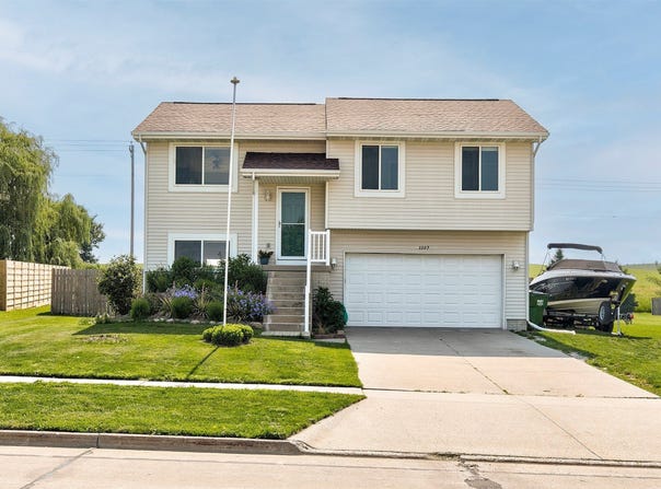 2207 Vista View Drive, Granger, IA 50109