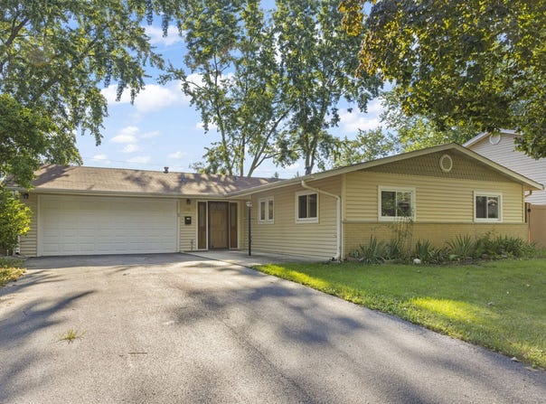 7101 Edgebrook Lane, Hanover Park, IL 60133