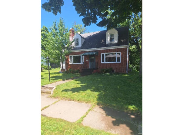 1235 Oak Street, Huntington, IN 46750