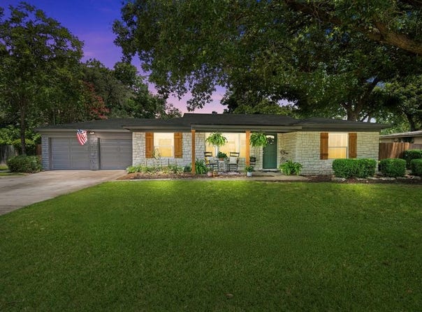 1115 Warden Street, Benbrook, TX 76126