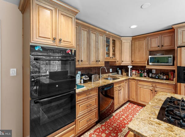 209 FARMGATE LANE, SILVER SPRING, MD 20905