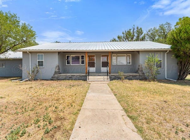 401 Dysart Street, Claude, TX 79019