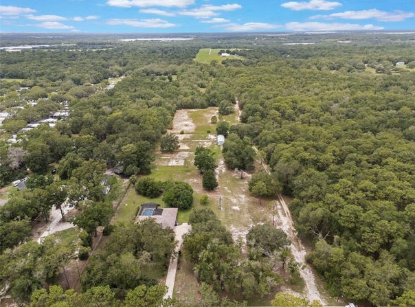 5226 ROUND LAKE ROAD, APOPKA, FL 32712