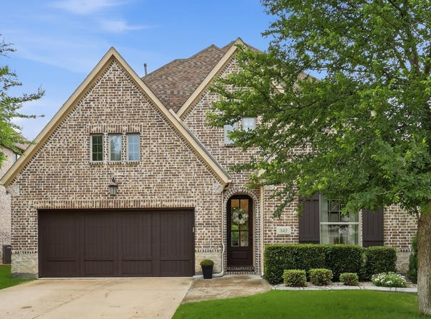342 Hill Creek Lane, Grapevine, TX 76051