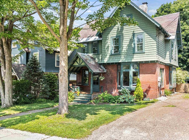 20 Adsit Court, Burlington, VT 05401