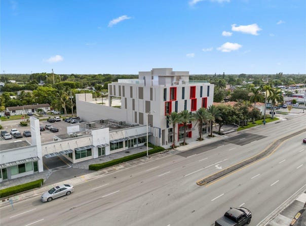 8966 SW 40th St, Miami, FL 33165