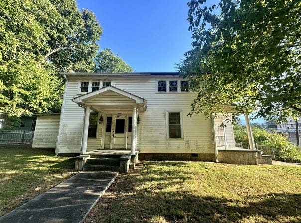 204 E Villanow Street, LaFayette, GA 30728