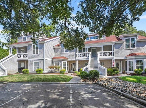 4396 Baldwin Ave., Little River, SC 29566