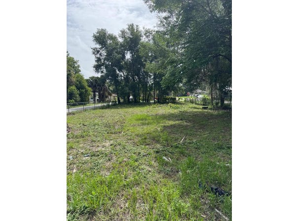 W LISBON PARKWAY, DELAND, FL 32720