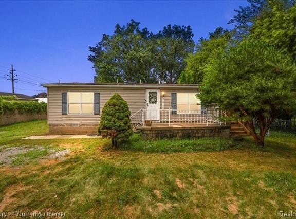 20795 Orchard Lake Road, Farmington Hills, MI 48336